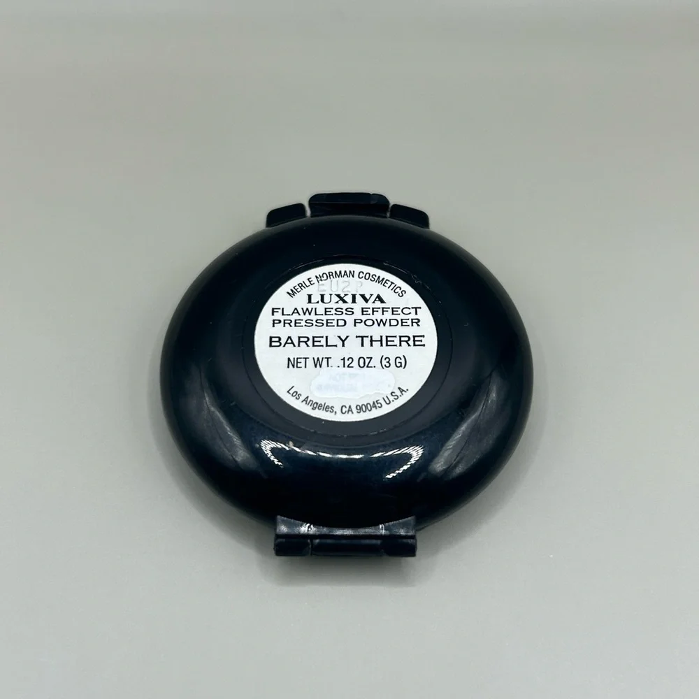 Merle Norman Flawless Effect Pressed Powder Barely There .12oz - Picture 2 of 3